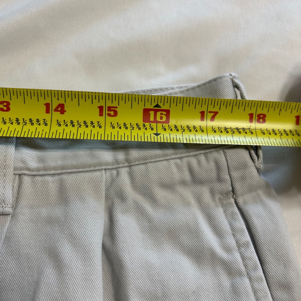 IZOD Mens Pleated Chino Shorts Stone Khaki 100% Cotton Size 36 Casual Golf - Picture 5 of 11